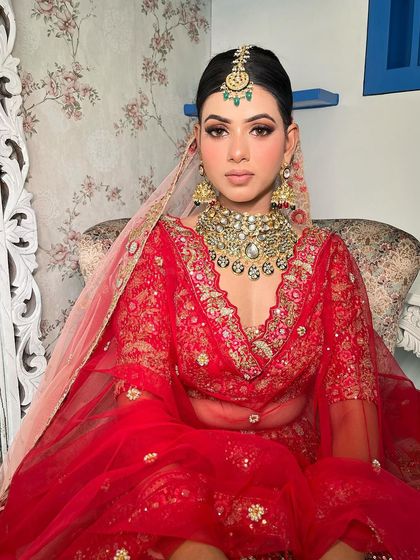 I love creating these classic bridal looks. The right accessories make you feel as incredible as you look.