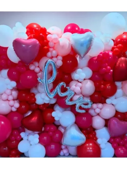 Valentine's Day & Love-Themed Decor photo 7