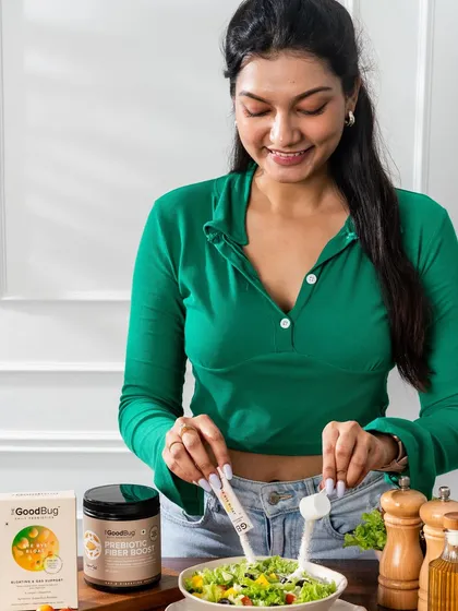 For The Good Bug, we show how easily their fiber supplement can be added to a fresh salad, demonstrating a practical use case for the health-conscious consumer.