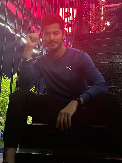 A smile can change the mood of any photo. Here's a positive and happy moment on a night out.