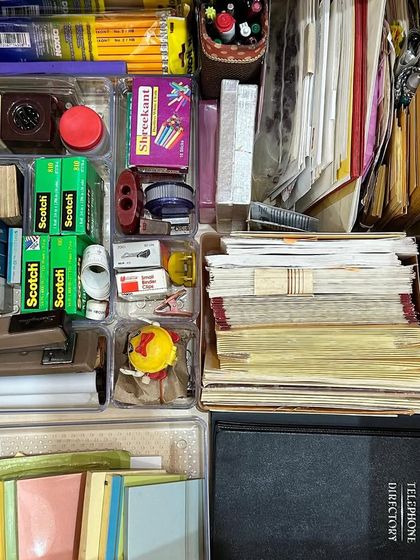 We organized this stationery drawer for an elderly client, using clear trays to separate pens, staplers, tape, and notepads, making everything easy to find.