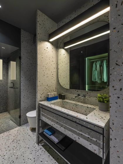 A Hint of Azul: Curvilinear Forms & Color photo 22