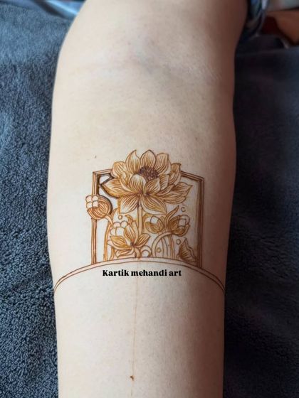 The initial outline of a lotus motif. This shows the first step in our artistic process, laying the foundation for a beautiful and detailed design.