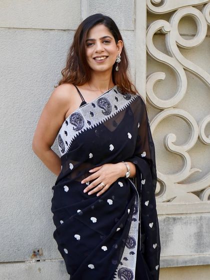 Professional Style & Stage Presence photo 7