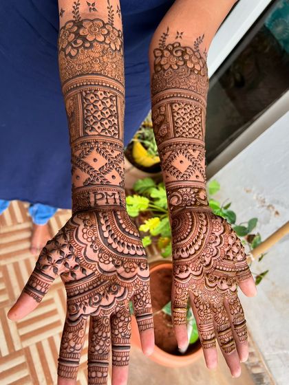 A clear, top-down view of the 'PM' initial design.