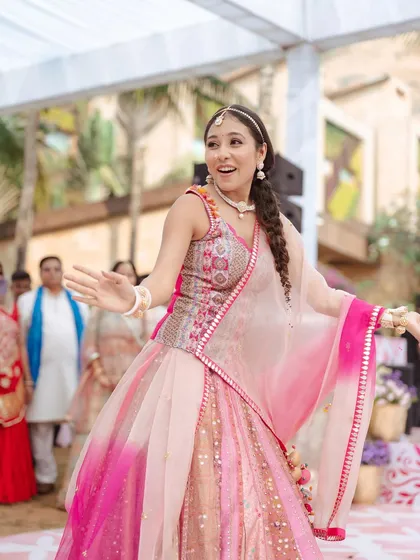 The best moments are the candid ones. This bride's joyful dance at her Mehendi ceremony shows how the makeup I create is not just for pictures. It's lightweight and durable, designed to let you live in the moment and enjoy your celebration to the fullest.