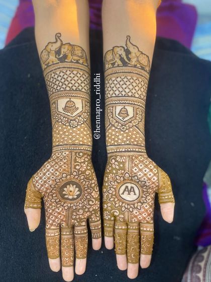 Modern & Minimalist Henna photo 3