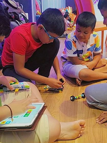 MakersLoft - Holiday Camps Robotics & Coding in Action photo 4