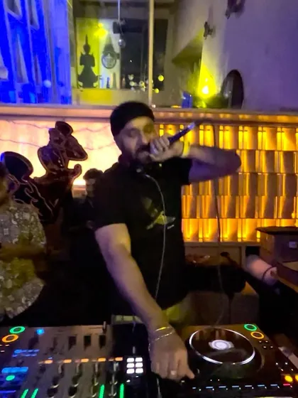 On the mic at Badmaash, getting the crowd hyped for a smasher of an evening.