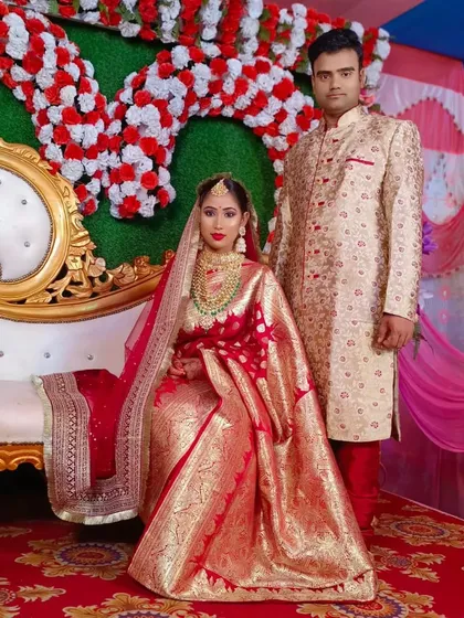 I provide makeup services for both the bride and the groom. Here is a lovely couple on their wedding day, where I created coordinated looks that look beautiful together.