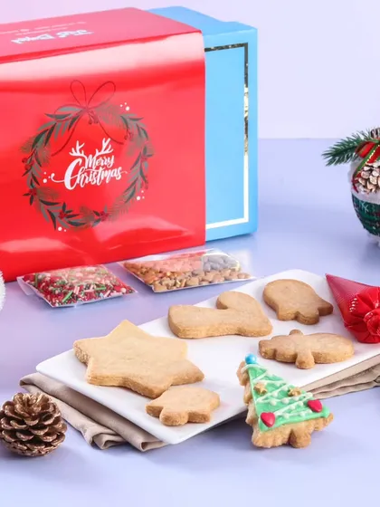 A fun and interactive treat for the holidays. Our Christmas cookie decorating kit comes with pre-baked sugar cookies in festive shapes, colored icing, and various sprinkles so you can have fun decorating your own treats at home.