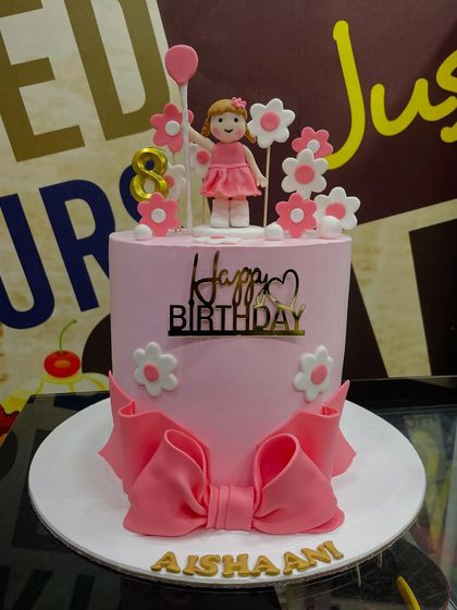 Elegant & Celebration Cakes photo 7