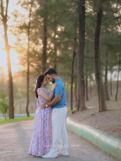 Finding a quiet moment away from the city. This is a golden hour portrait taken on a serene path in Lonavla, showing how I use natural light and beautiful landscapes to create timeless couple photos.