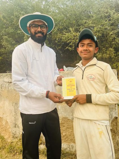 Shatrudhan receiving his Man of the Match award.