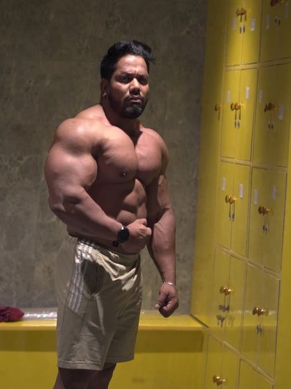 Don't call me lucky. A side chest pose from the off-season.