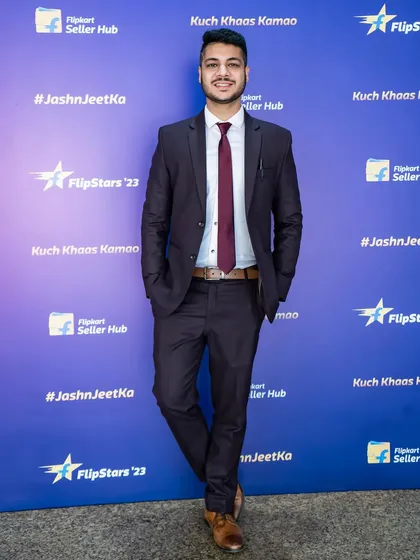 A solo shot at the Flipkart event. Ready and excited to take the stage and blow some minds.