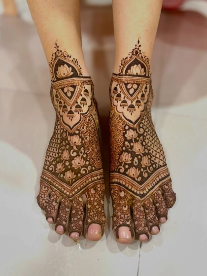 Mitali - Mehendi for Special Occasions Beautiful Henna for Feet photo 19