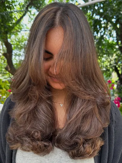 Getting this lovely client 'Uni Ready' with a fresh cut and subtle highlights. I added just enough color to give her hair dimension and shine, keeping it low-maintenance and professional for her studies.