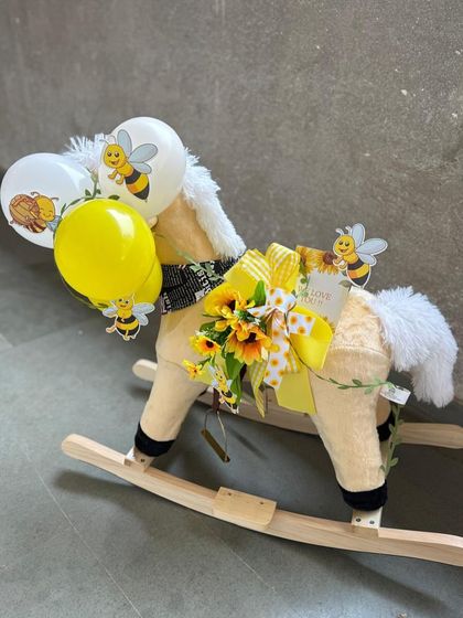 Welcoming a New Arrival: Baby Hampers & Announcements photo 4