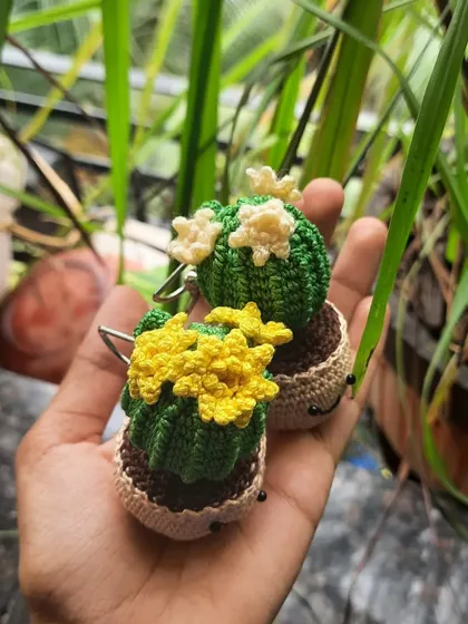 These flowering cactus keychains are so cheerful. I can customize the flower colors to make a unique piece just for you.
