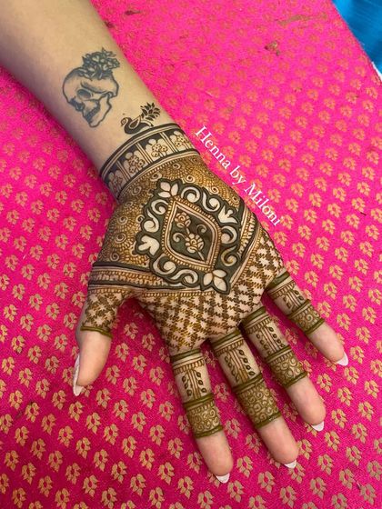 Minimal & Modern Henna photo 10