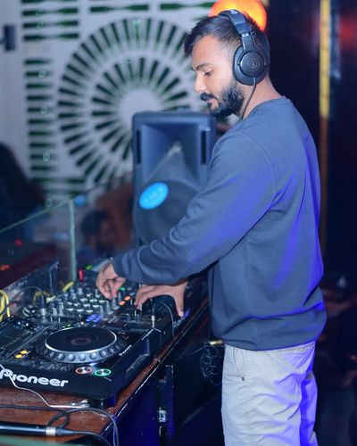 DJ Performance