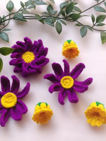 Another look at the components for my new floral project. Crafting these individual pieces is the first step in bringing a new garland design to life.