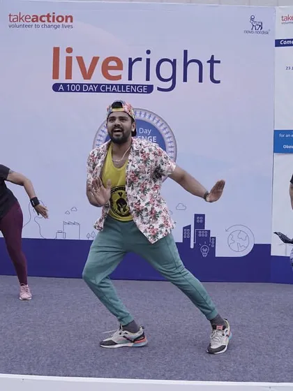 I lead sessions for large-scale corporate wellness events, like this one for Novo Nordisk's 'liveright' challenge. On stage, I guide employees of all fitness levels through an engaging and memorable workout.