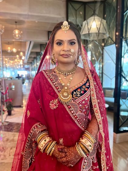 Classic Red & Pink Bridal Looks photo 27