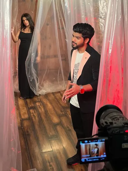 My studio is also equipped for music video shoots. Here's a shot from a recent project with singers Muskaan and Salman Ali, using creative lighting and set design.