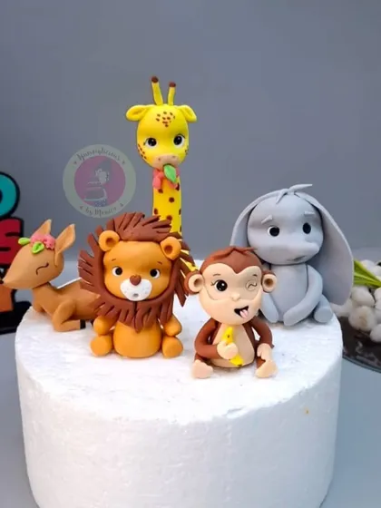 A set of adorable animal figurines made by a student during the first two days of our Cake Business Reboot. These are commercially viable designs that are quick to make.