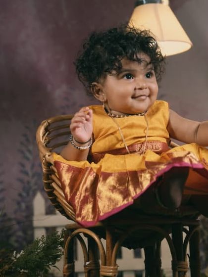 This gallery displays the versatility of our garden and teepee sets. From lush green turf and floral backgrounds to cozy lace teepees and wicker chairs, you can create the perfect indoor "outdoor" shoot.