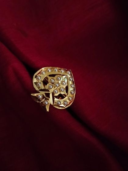 Another angle of the 'पर्ण' (Parn) ring, highlighting its unique design.