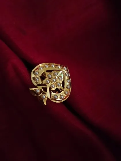 Another angle of the 'पर्ण' (Parn) ring, highlighting its unique design.