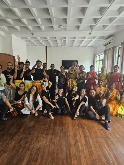 Art has no borders. This was a joyful moment from a collaborative workshop with the Embassy of Colombia and the talented salsa group 'Ensalsate', where we explored the beautiful fusion of Bharatanatyam, Kuchipudi, and Chhau with salsa.