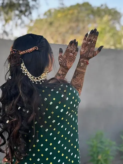 A final look at my own bridal mehndi, a dream come true for me as an artist.