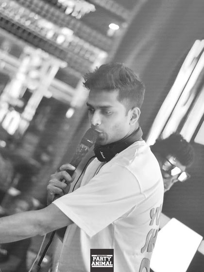 DJ Shams - DJ for Special Events High-Energy Club Nights photo 29