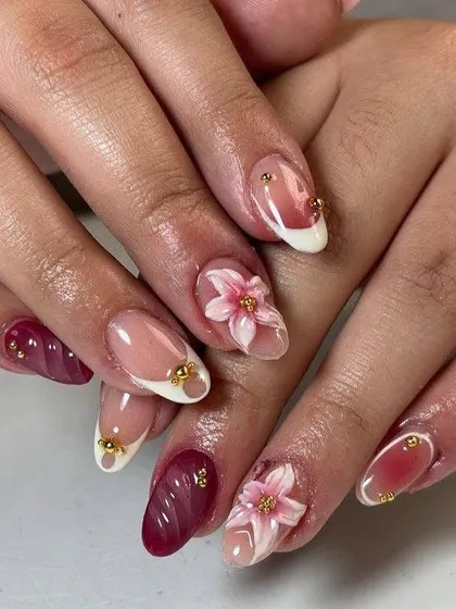 3D floral nail art requires precision and a delicate touch. I teach my students how to sculpt and apply these intricate acrylic flowers, a skill that sets you apart as a nail artist and allows you to offer premium, customized designs.