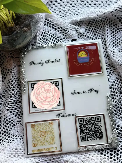 My latest creation: a handmade resin scanner stand with QR codes for Instagram, Facebook, and GPay, all beautifully integrated into a single, elegant piece for a small business.