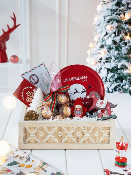 Another shot of the beautiful 'Winter Wonderland' hamper, perfect for corporate or personal gifting during the holiday season.
