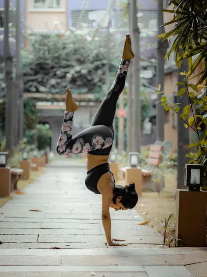 Finding balance, one handstand at a time. Inversions like Adho Mukha Vrksasana (Handstand) are empowering, helping us see the world from a new perspective. In my classes, we build the core and shoulder strength needed to play with these poses safely and with confidence.