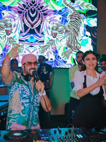 A duplicate of 121, at the launch of Badmaash with Mouni Roy. It's always a pleasure to share the stage with other talented artists.