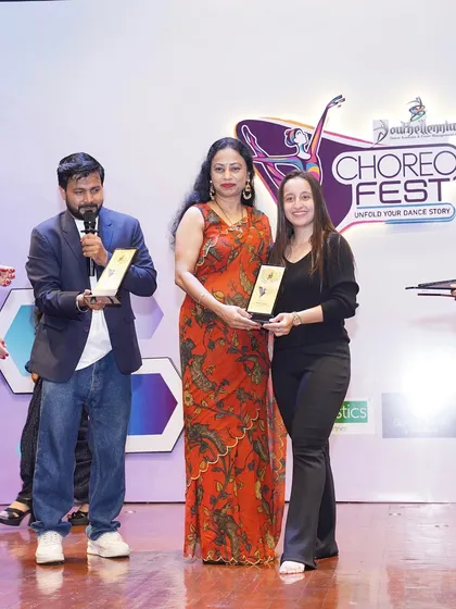 I was truly honored and grateful to receive the Choreographer Achievement Award at Choreofeast. This recognition fuels my passion to keep creating and sharing the art of dance with all of you.