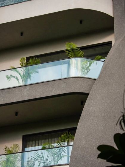 Fluid & Sculptural Facades photo 16