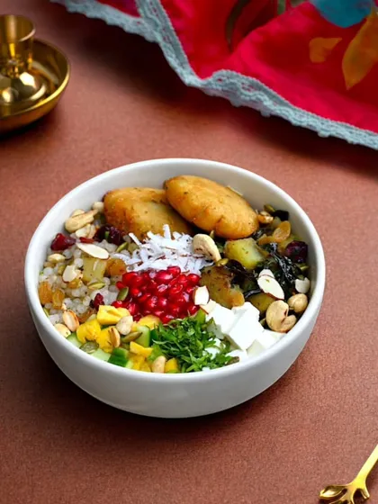 Our Mahashivratri Healthy Bowl is a complete meal in itself. It combines sabudana, fresh fruits, nuts, and paneer to give you a balanced mix of energy and protein, all while being completely vrat-friendly.