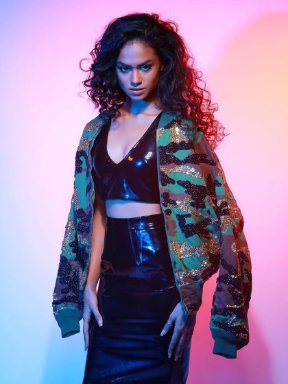 This image for Diseno.in demonstrates our use of multi-colored lighting to create a modern, edgy feel. The studio is a blank canvas where we can play with light and color to match your brand's identity.