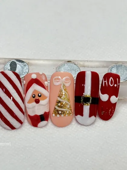 A classic and cute Christmas set with hand-painted Santa Claus, a candy cane stripe, a glittery Christmas tree, and Santa's belt.