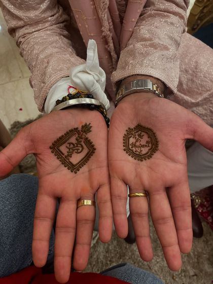 Another shot of the groom's mehandi, showing the clean lines and simple yet meaningful motifs.