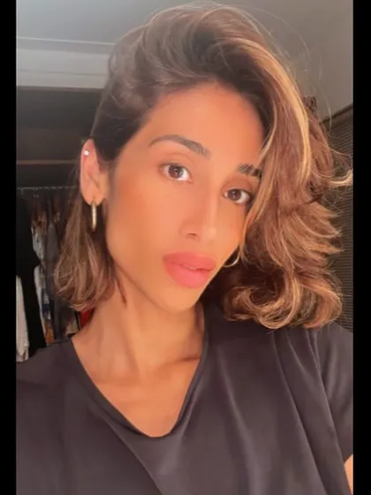 Hello summer with this wavy, soft textured bob. The face-framing layers and waves create a light, airy look that's perfect for warmer weather.