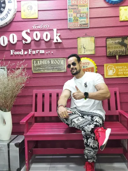 Giving a thumbs up during my travels. A healthy lifestyle gives you the energy and confidence to enjoy every moment.